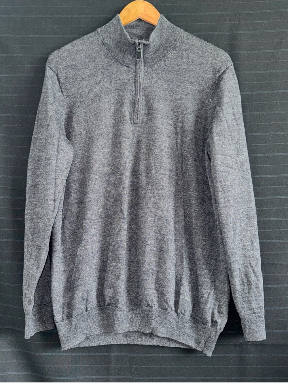Jos A Bank Merino Wool Charcoal Gray 1/4 Zip Sweater Mens Tailored Fit Large